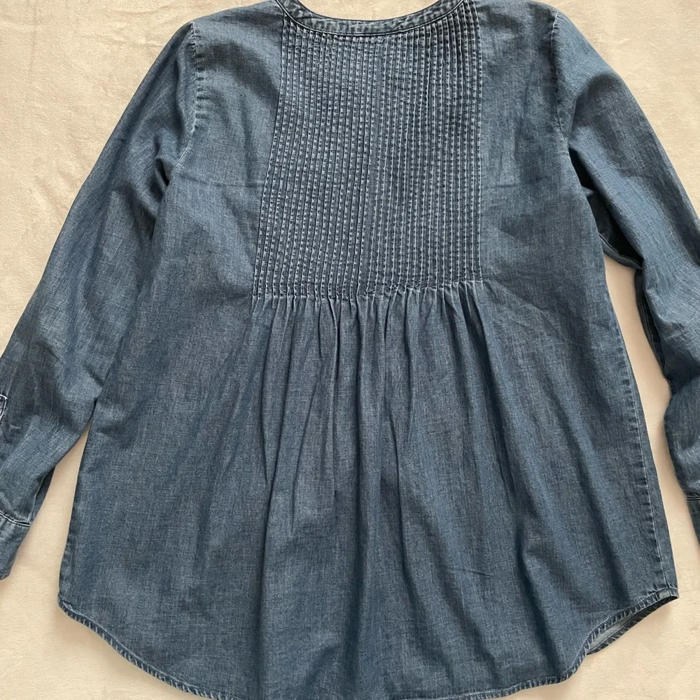 J. Jill Women’s Blue Denim Tunic‎ Top
